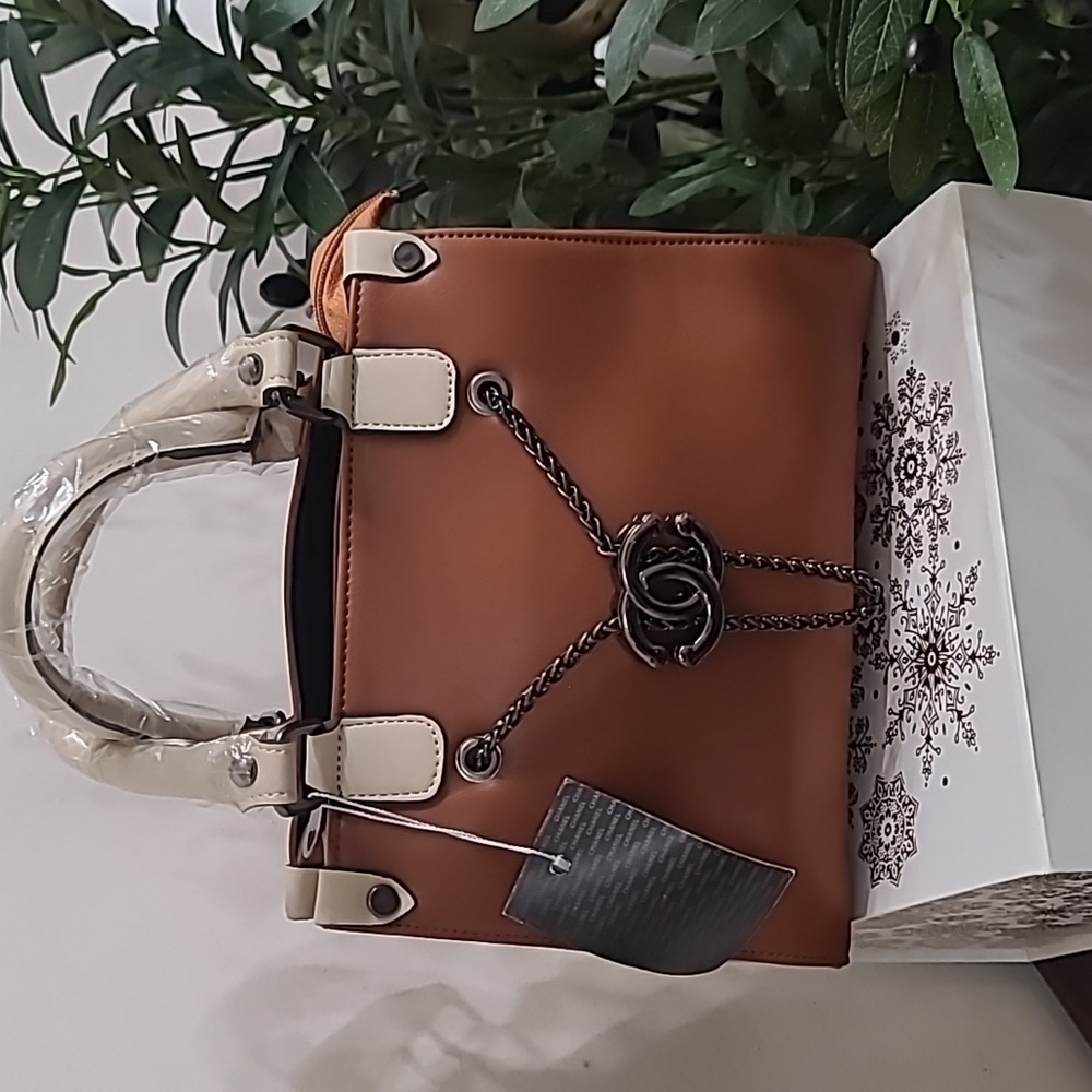 HANDBAG CARAMEL COLOR